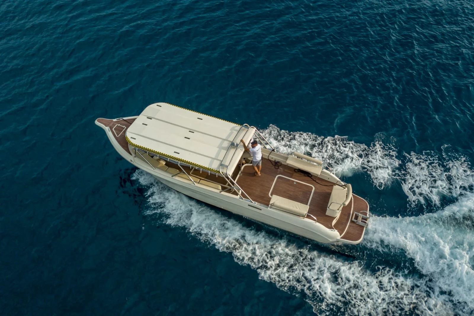 Enzo 35 boat for Blue Cave Tour