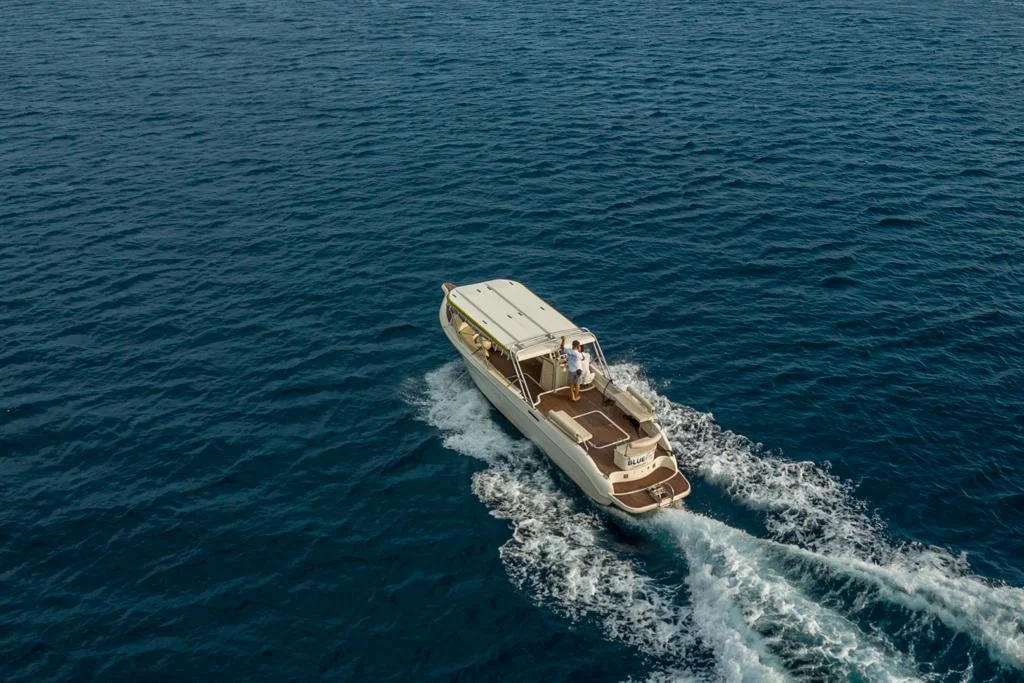 Enzo 35 boat for Blue Cave Tour